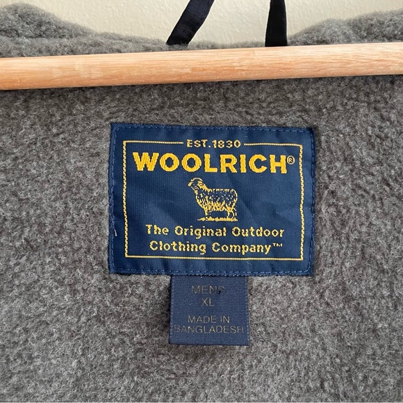 Woolrich Black Hooded Bomber Jacket - Picture 3 of 12